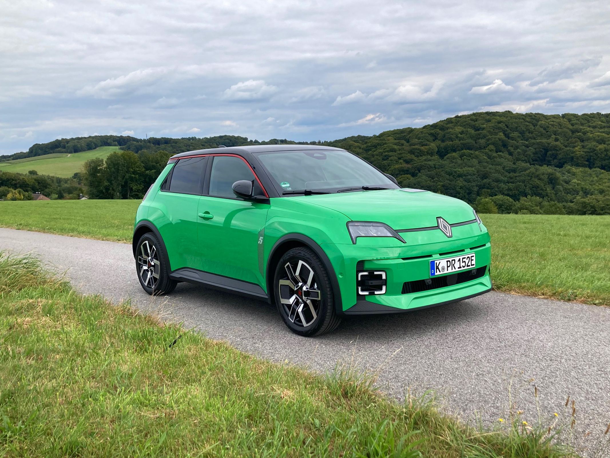 Neu auf der Straße: Renault 5 E-Tec