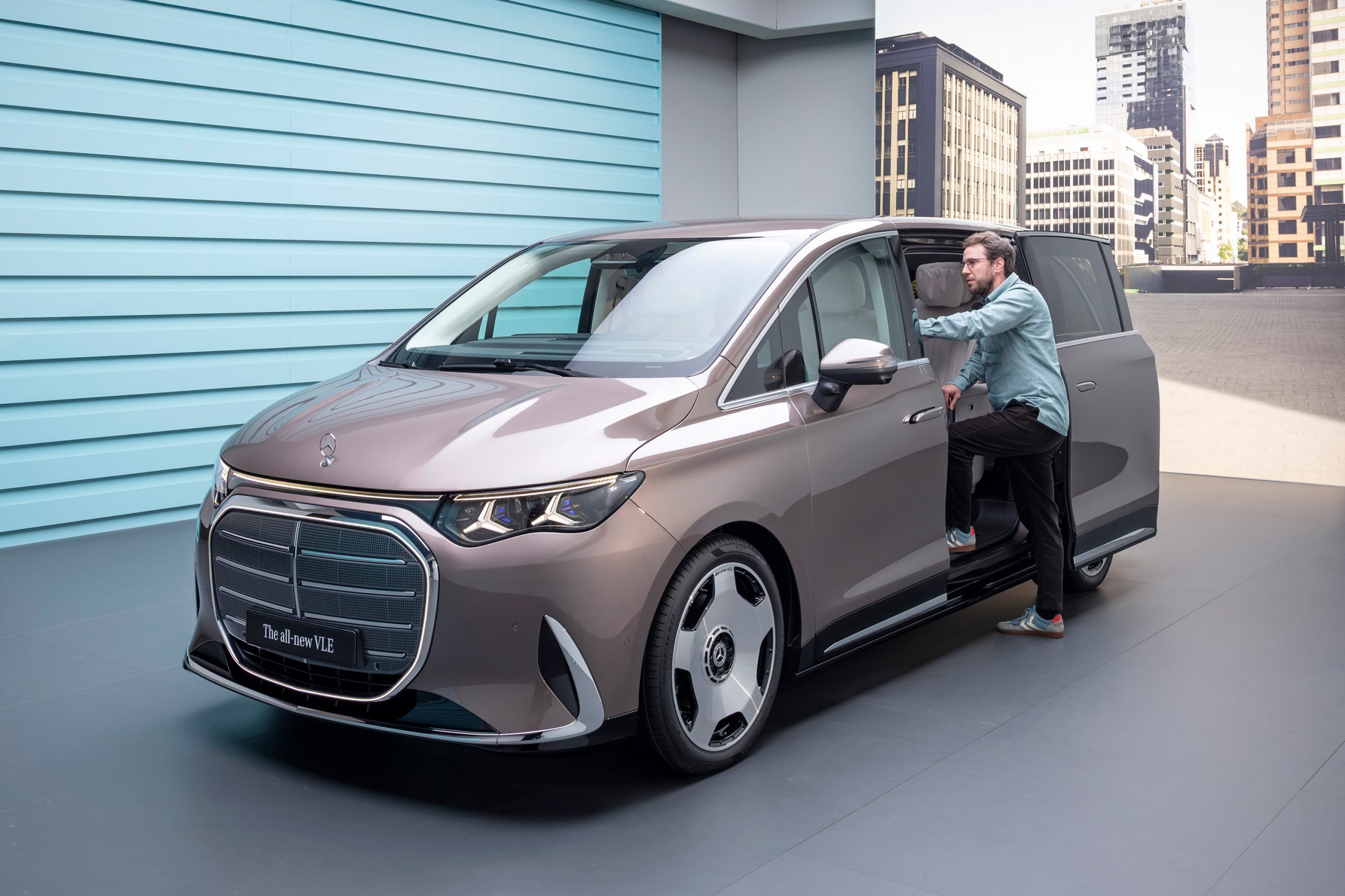 Weltpremiere: Mercedes-Benz VLE Elektro