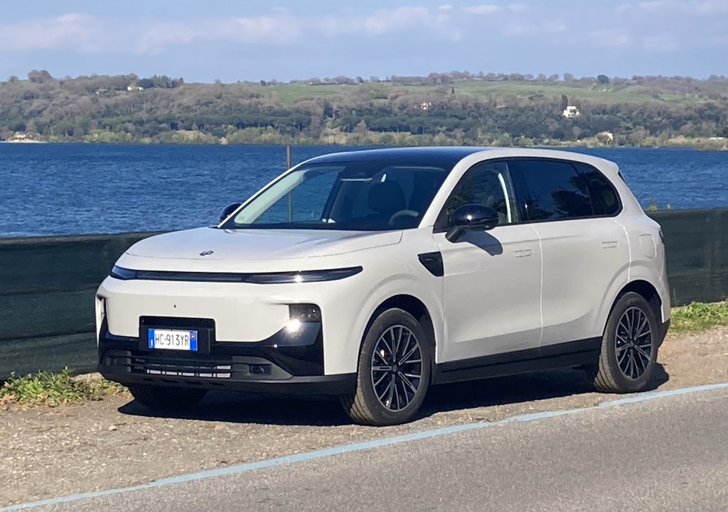 Neu auf der Straße: Leapmotor B10 Hybrid EV